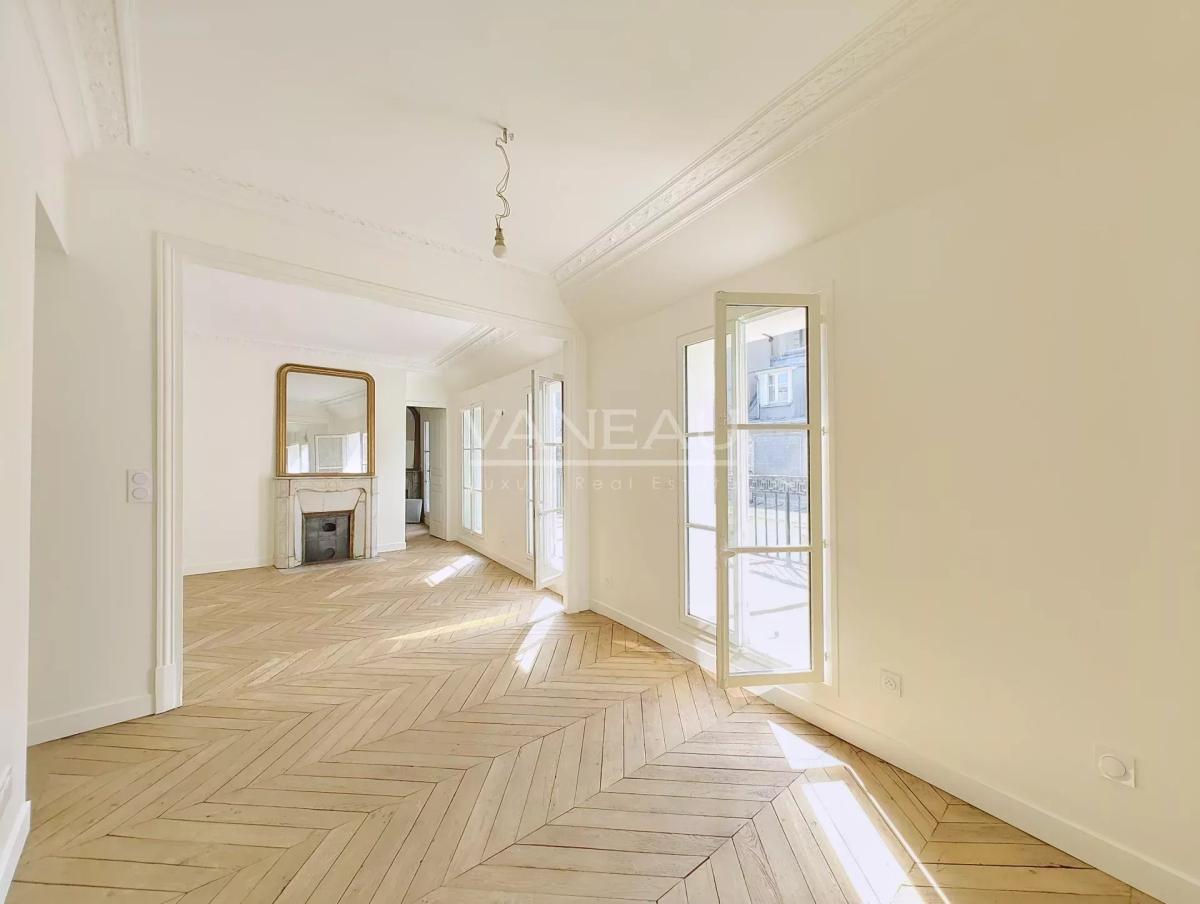 Paris IIe - Montorgueil - Appartement dernier étage avec terrass