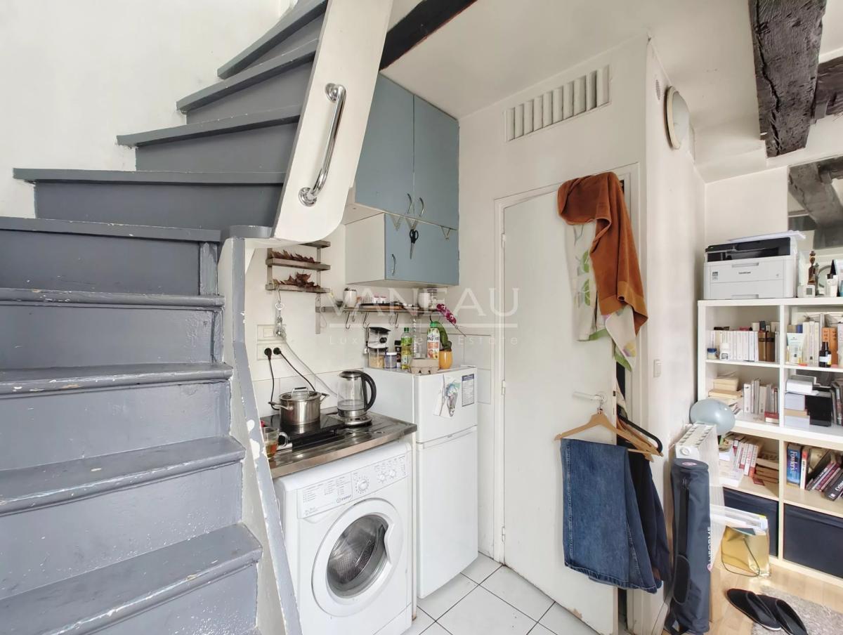 Paris IIe - Montorgueil - Studio dernier étage avec terrasse