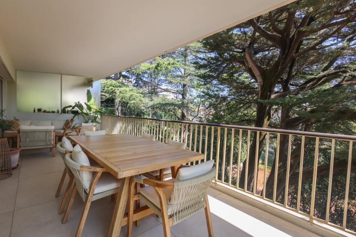 Appartement rénové 4 pièces à vendre - Cannes Montrose