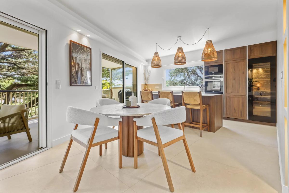 Appartement rénové 4 pièces à vendre - Cannes Montrose