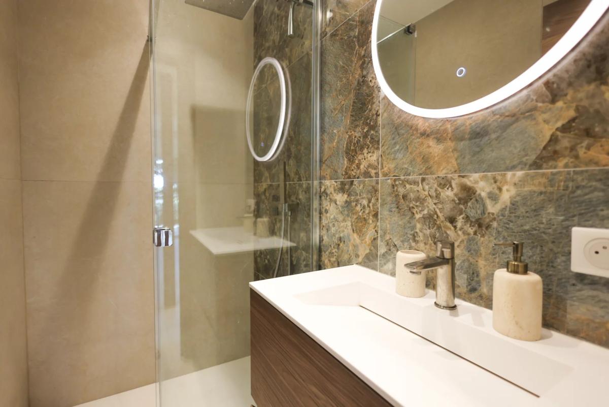 Appartement rénové 4 pièces à vendre - Cannes Montrose