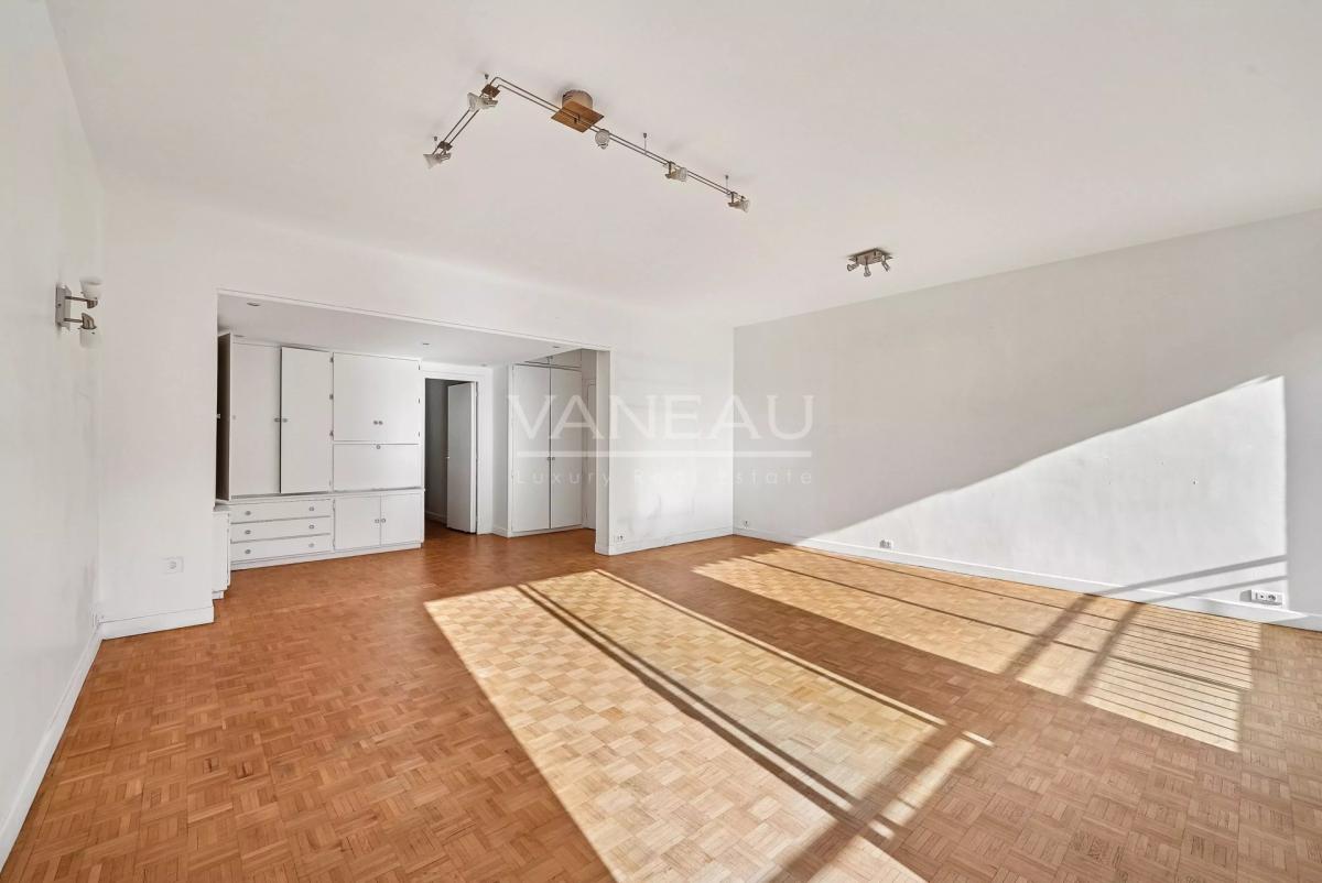 Paris XVIe- Georges Mandel - Pied à terre avec balcon