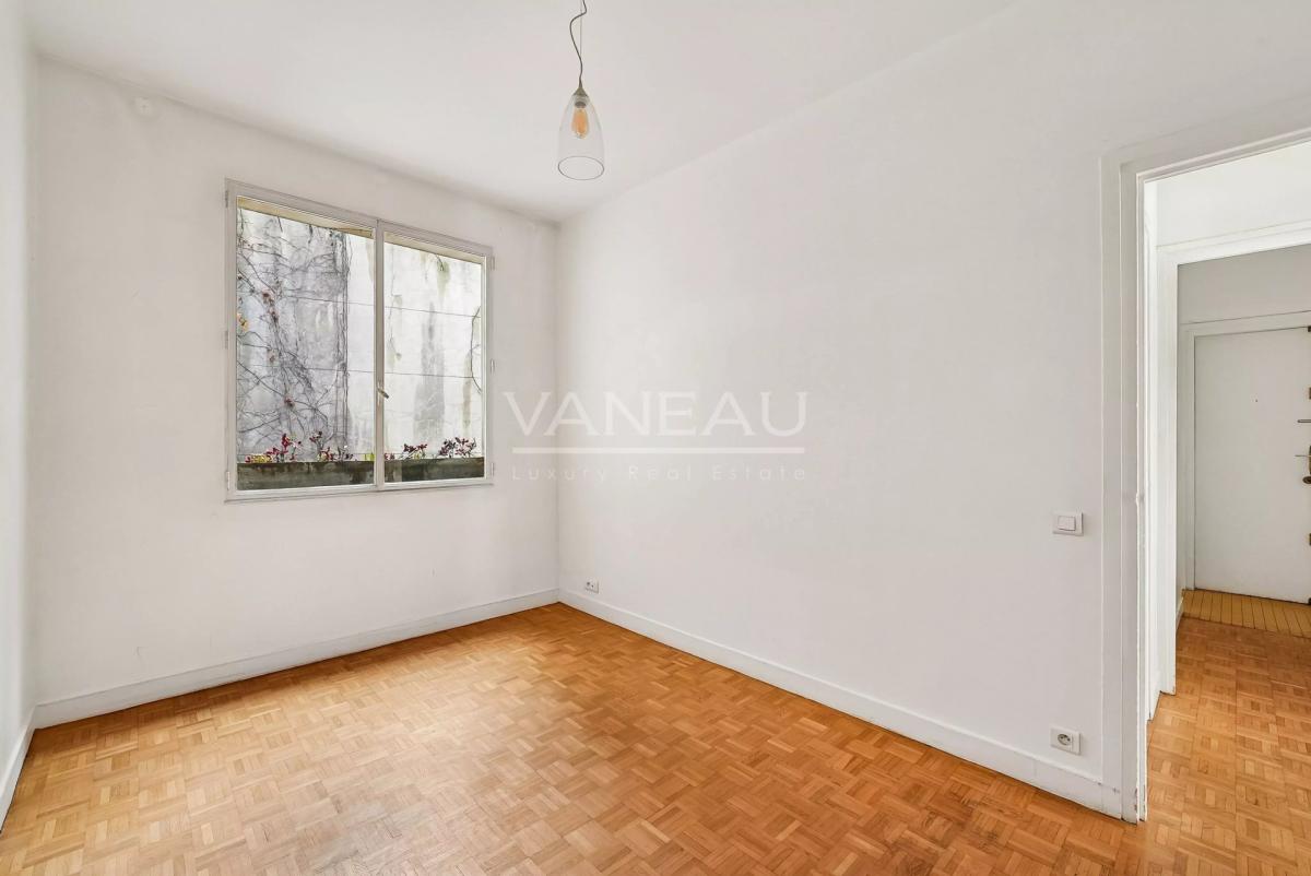 Paris XVIe- Georges Mandel - Pied à terre avec balcon