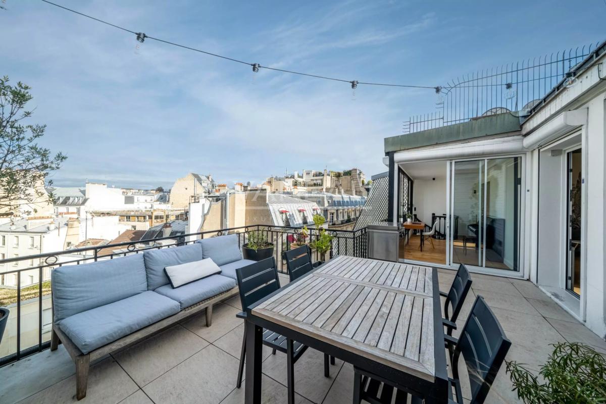 Paris XVIe - Foch - Etoile Duplex Dernier étage avec terrasses