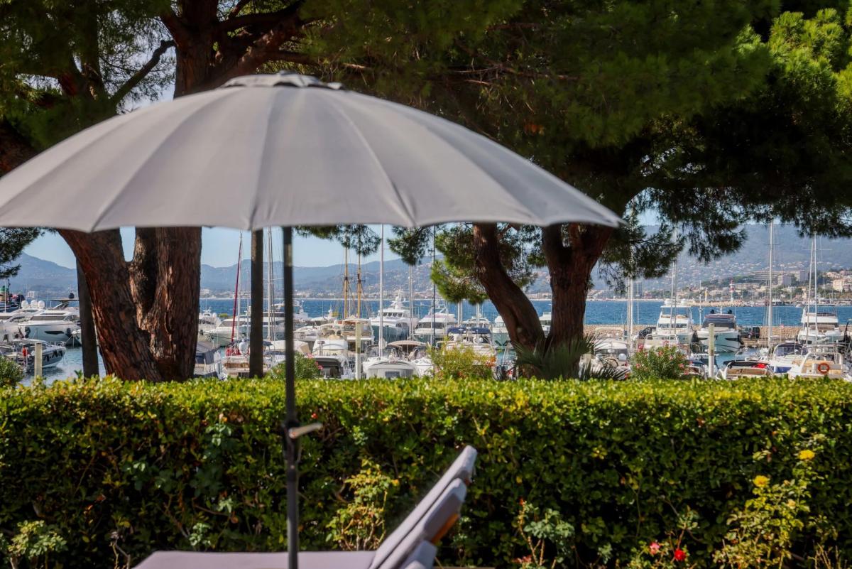 CANNES CROISETTE – UNIQUE VILLA