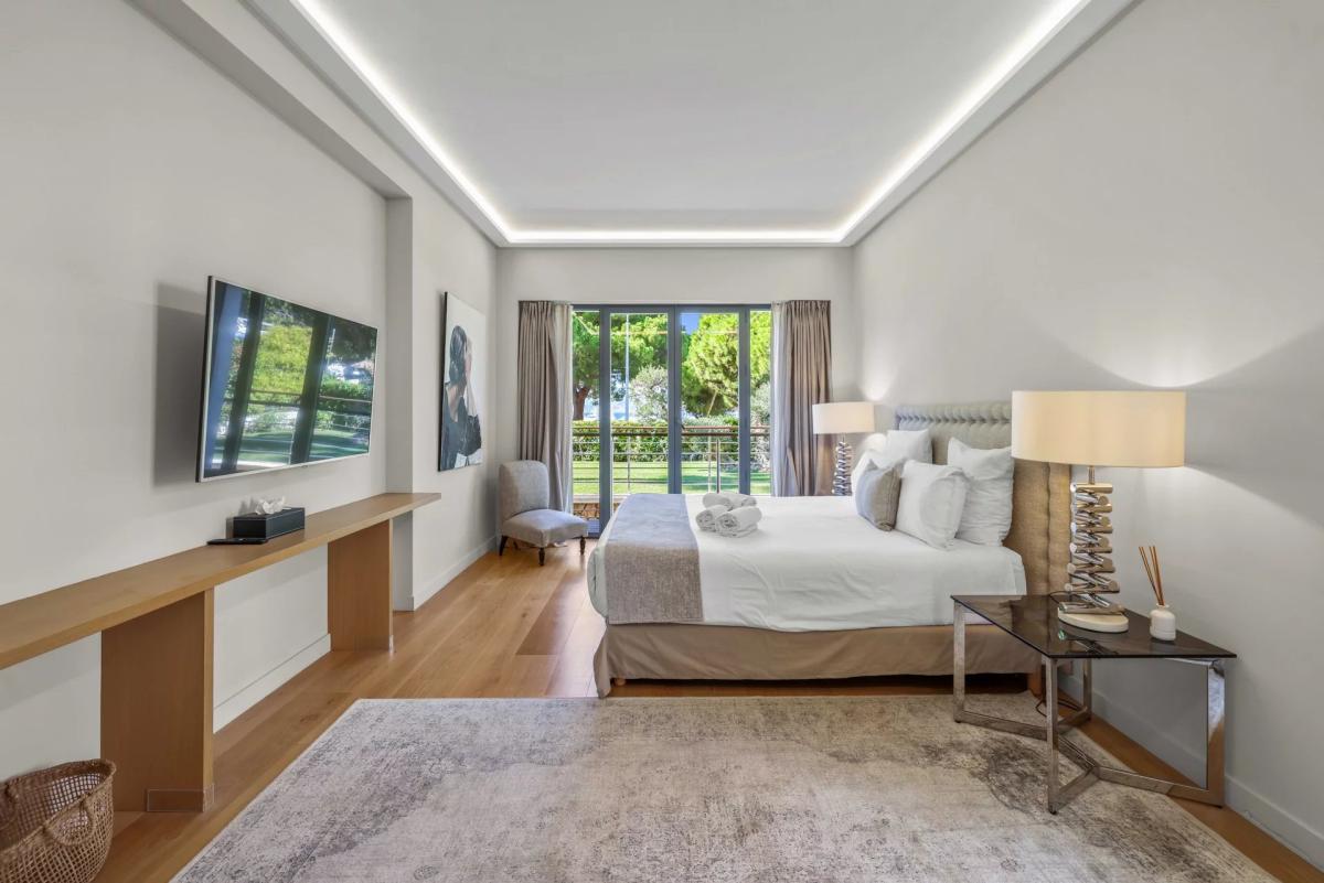 CANNES CROISETTE – UNIQUE VILLA