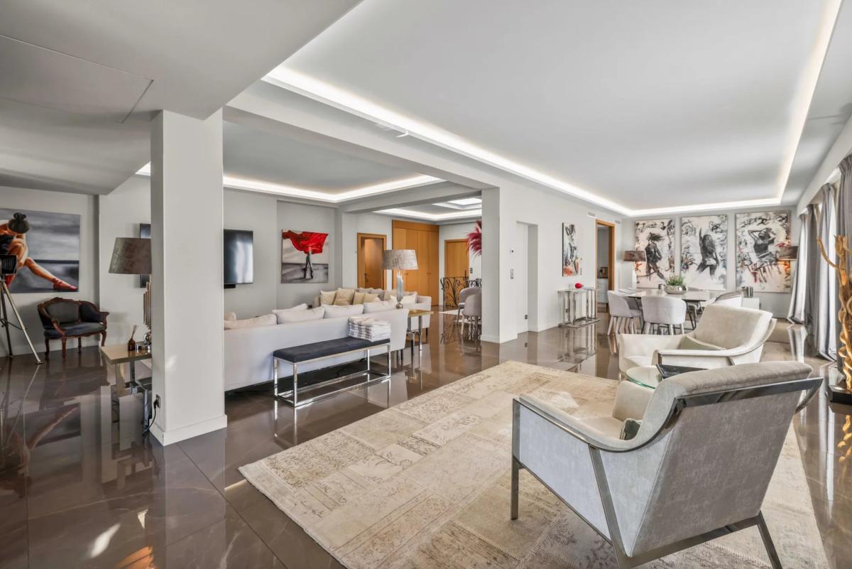 CANNES CROISETTE – UNIQUE VILLA