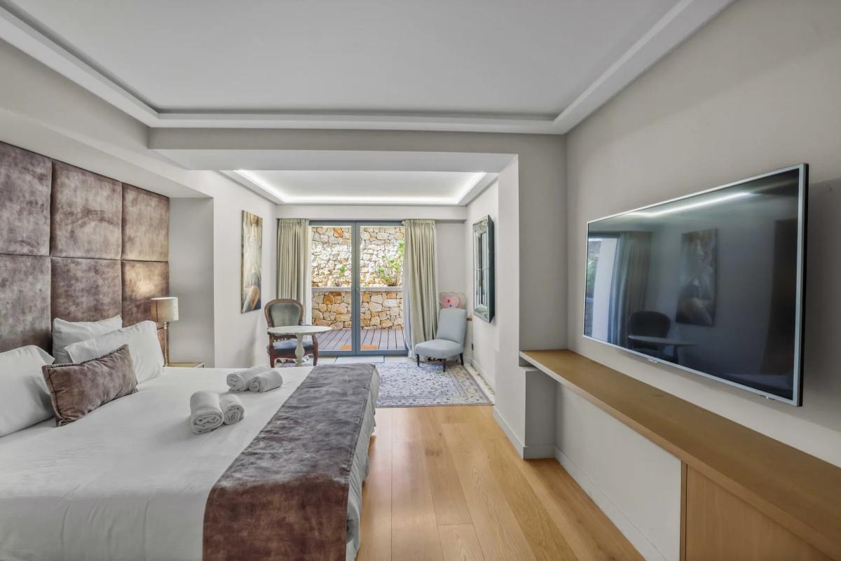 CANNES CROISETTE – UNIQUE VILLA