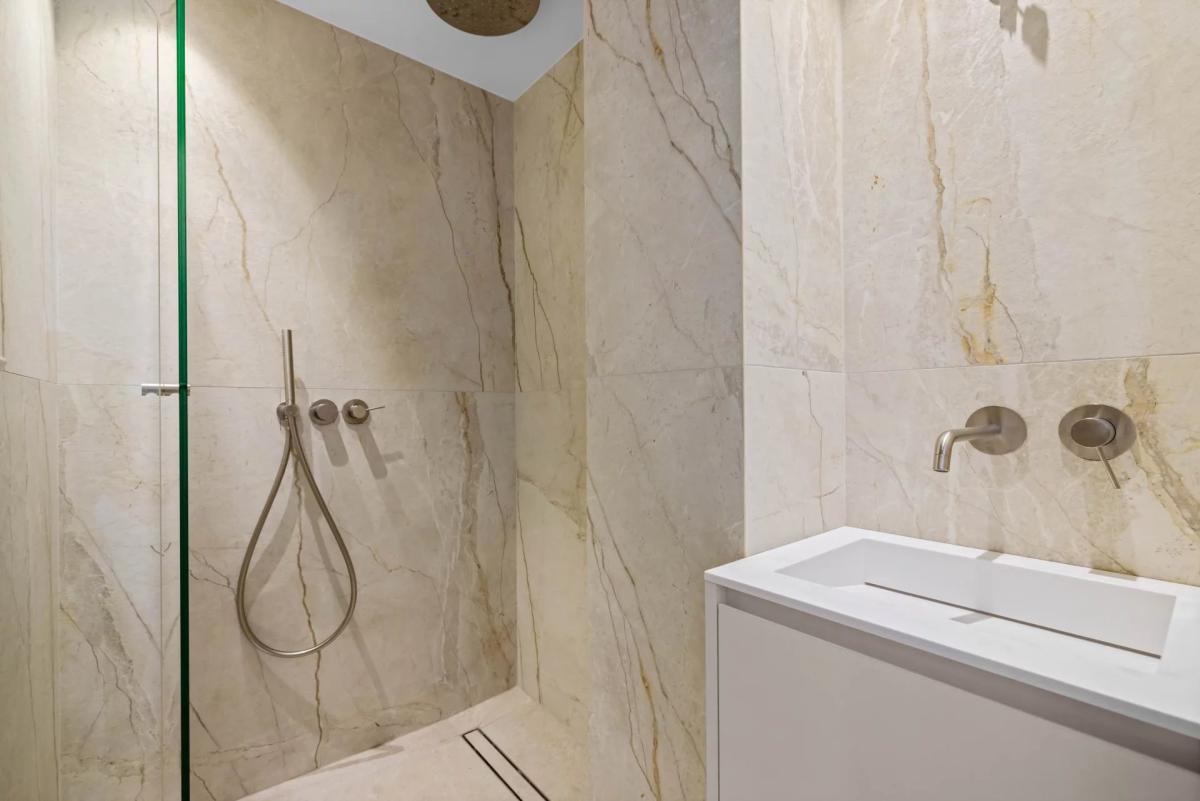 Cannes Croisette Grand Hotel Appartement 4 Pièces vue mer à vend