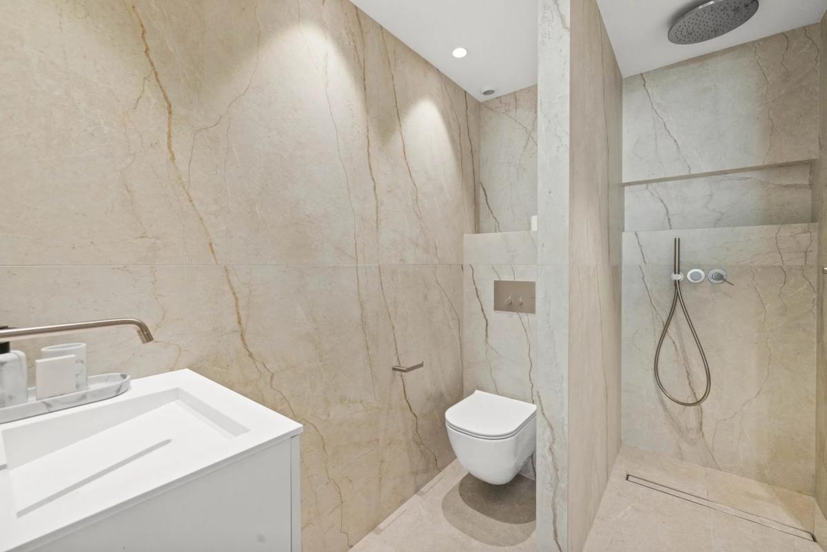 Cannes Croisette Grand Hotel Appartement 4 Pièces vue mer à vend