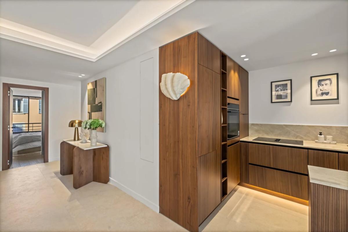 Cannes Croisette Grand Hotel Appartement 4 Pièces vue mer à vend