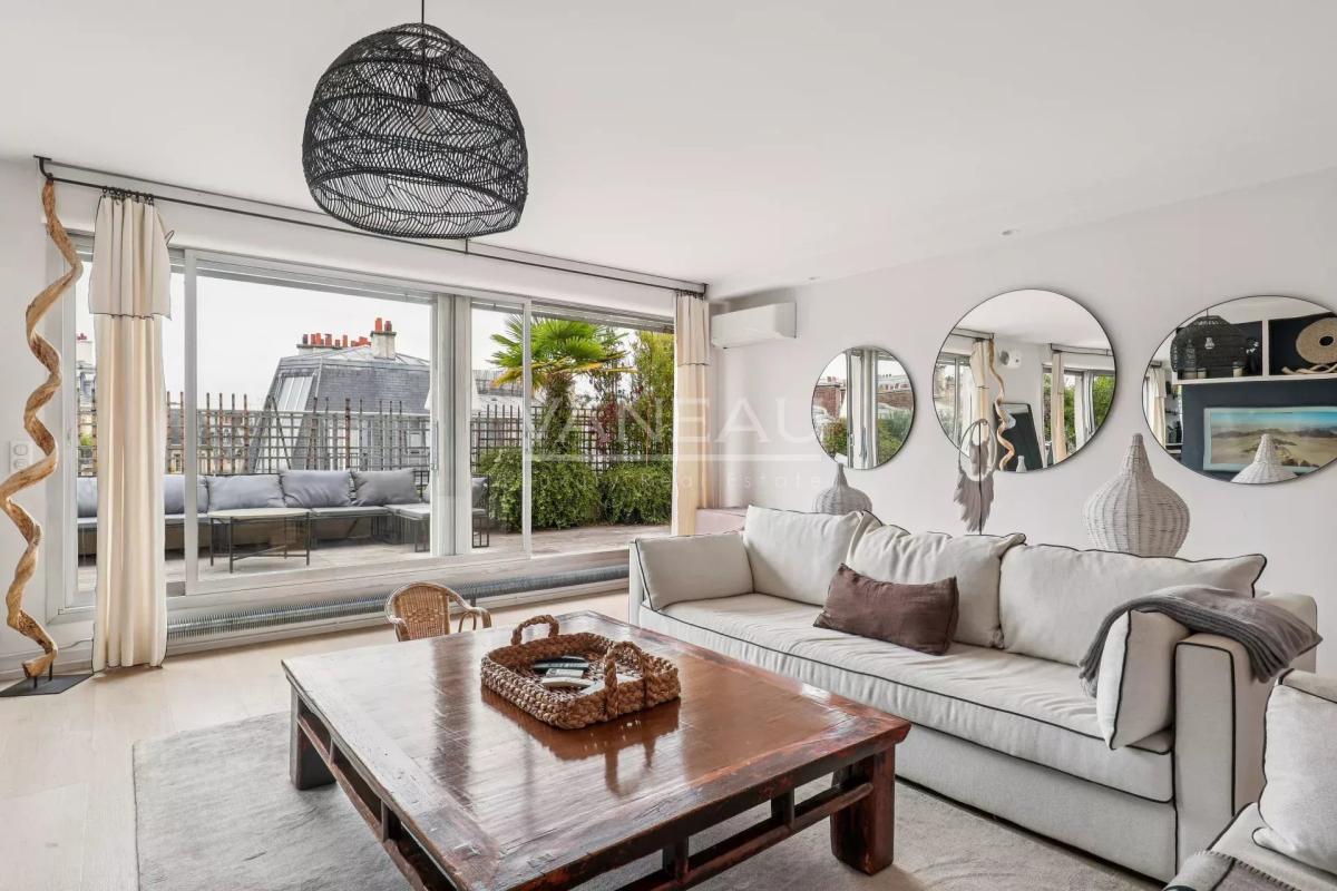 Paris XVII - Parc Monceau - Dernier étage terrasse