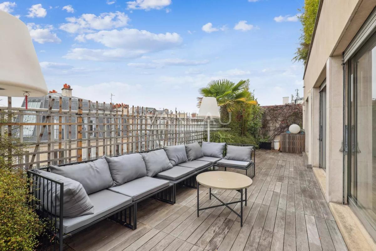 Paris XVII - Parc Monceau - Dernier étage terrasse