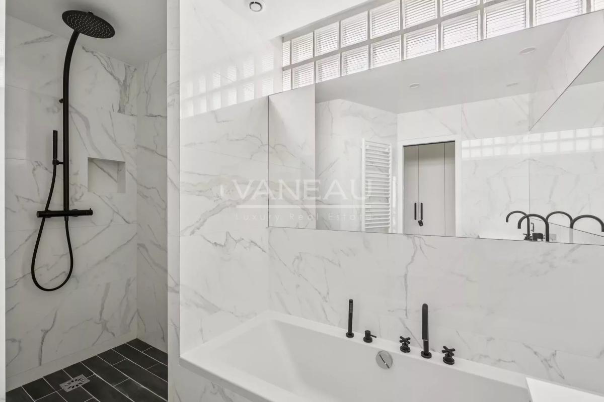 Paris XVII - Parc Monceau - Dernier étage terrasse