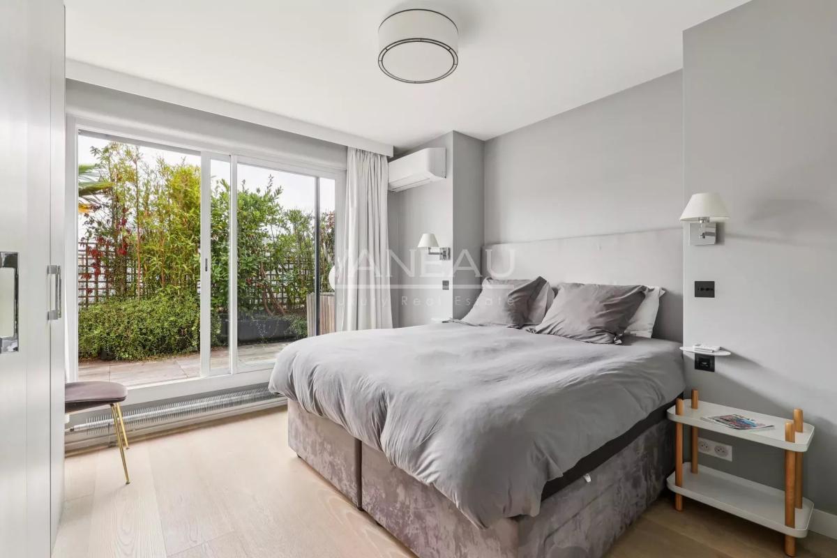 Paris XVII - Parc Monceau - Dernier étage terrasse