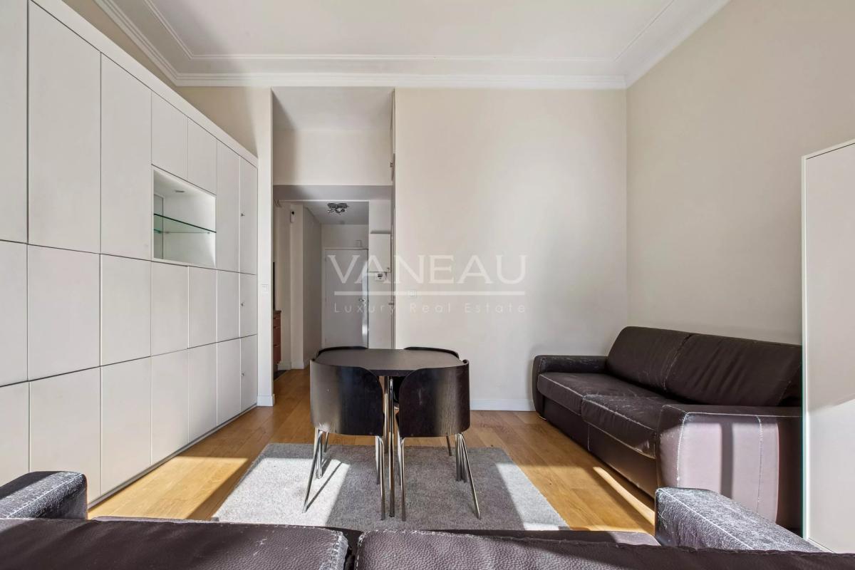 PARIS VIIIe - Champs-Elysées / Boétie