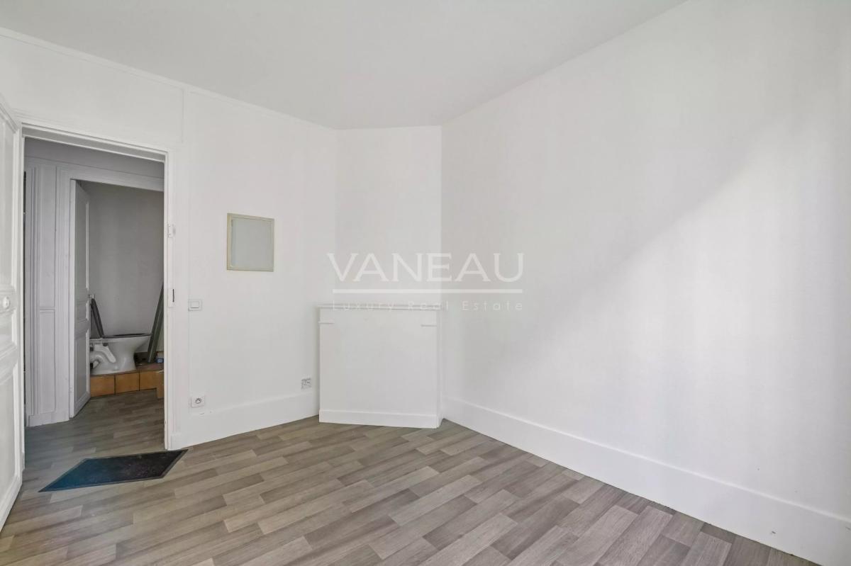 Paris XVIIIème – Rue Joseph Dijon – 2 pièces à rénover au 5ᵉ éta