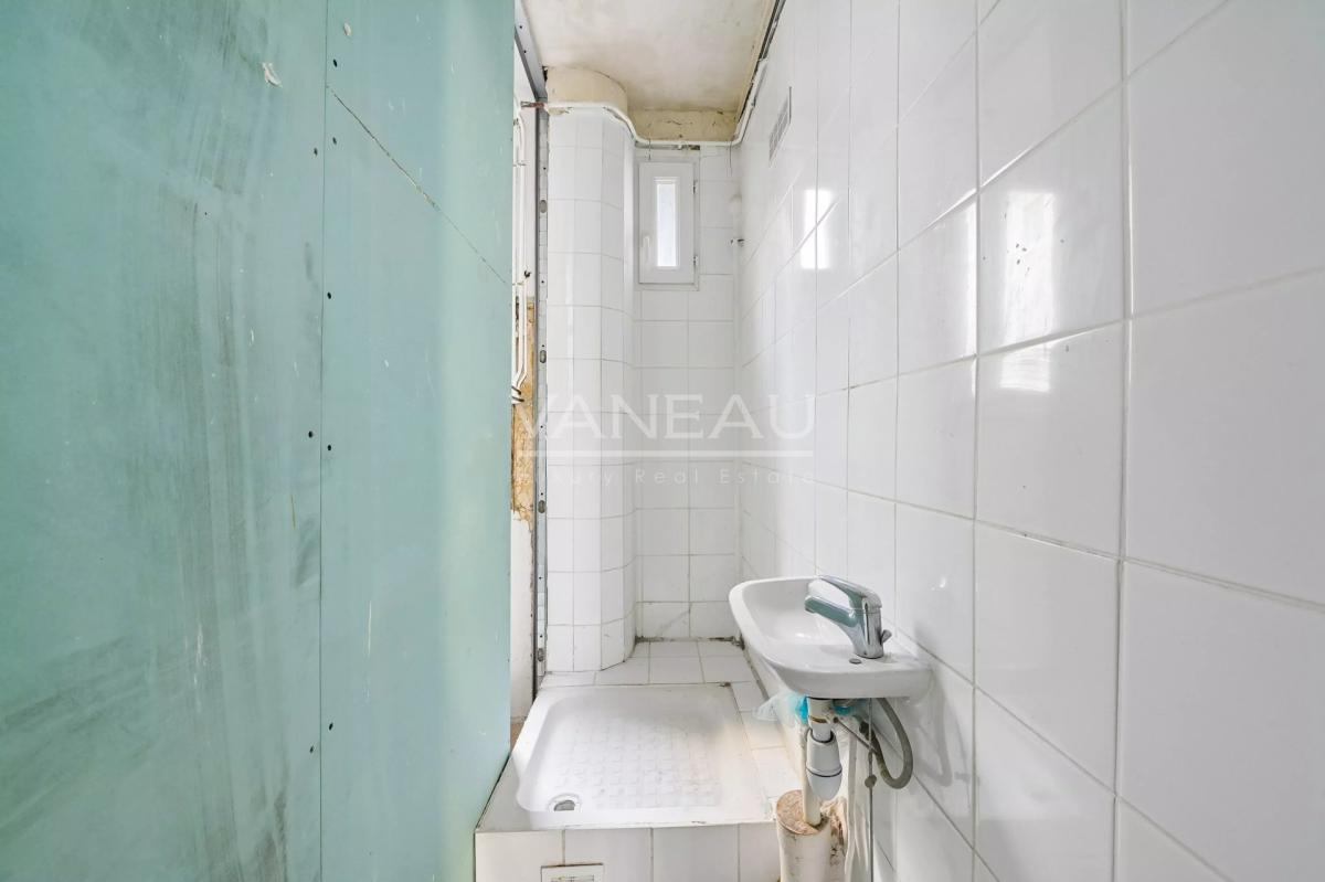 Paris XVIIIème – Rue Joseph Dijon – 2 pièces à rénover au 5ᵉ éta