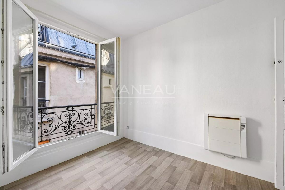 Paris XVIIIème – Rue Joseph Dijon – 2 pièces à rénover au 5ᵉ éta