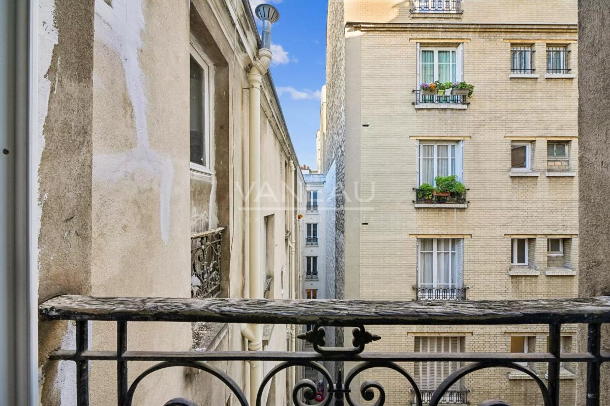 Paris XVIIIème – Rue Joseph Dijon – 2 pièces à rénover au 5ᵉ éta