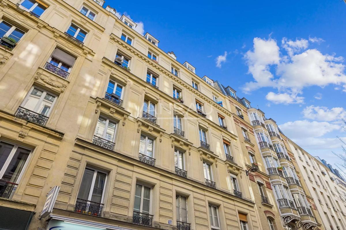 Paris XVIIIème – Rue Joseph Dijon – 2 pièces à rénover au 5ᵉ éta