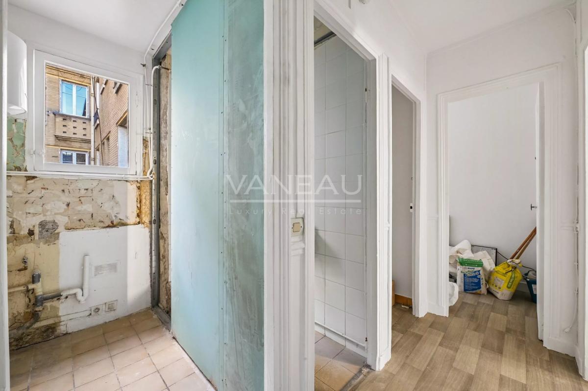 Paris XVIIIème – Rue Joseph Dijon – 2 pièces à rénover au 5ᵉ éta