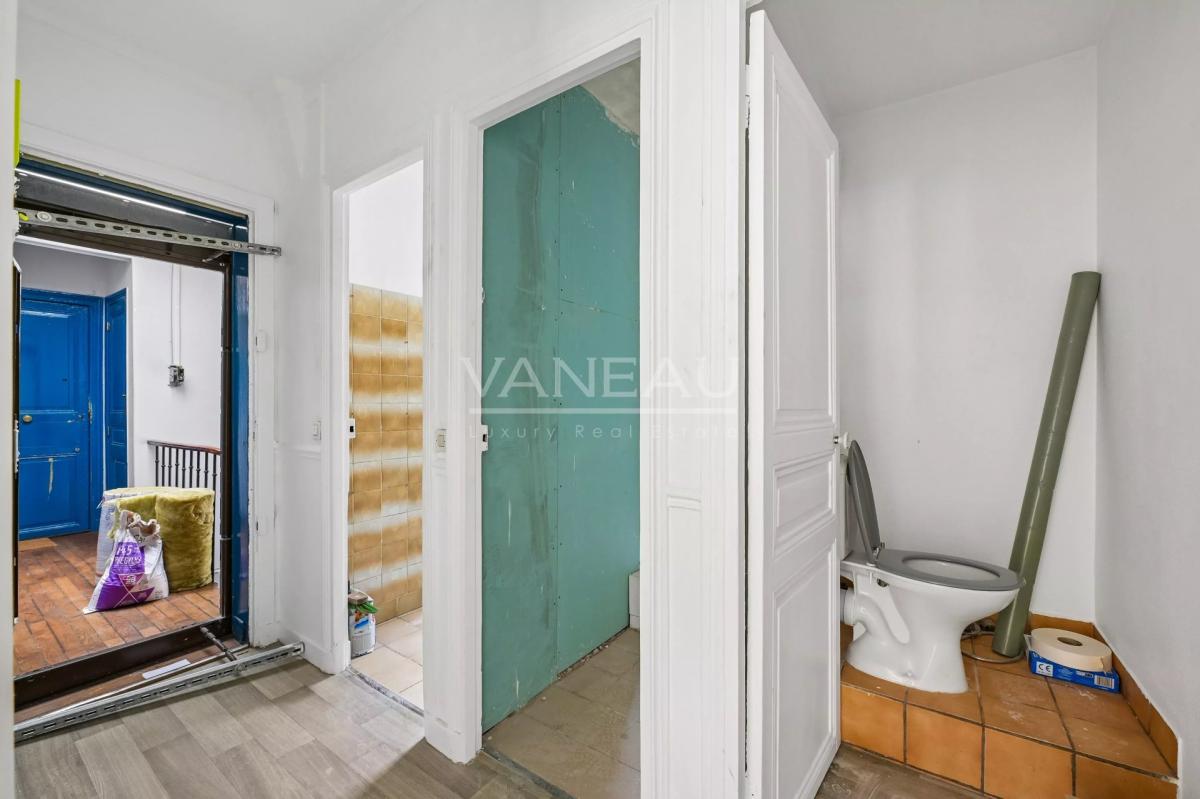 Paris XVIIIème – Rue Joseph Dijon – 2 pièces à rénover au 5ᵉ éta