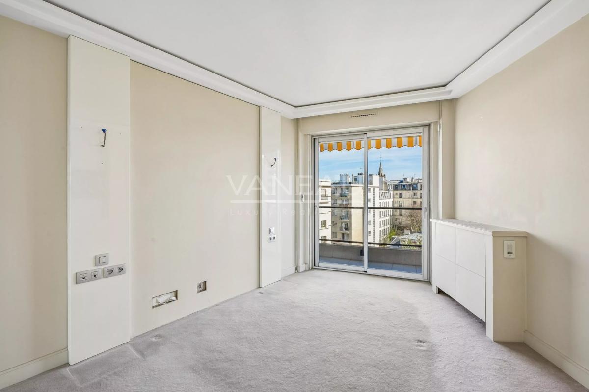 Neuilly - Mairie - Calme sur jardin