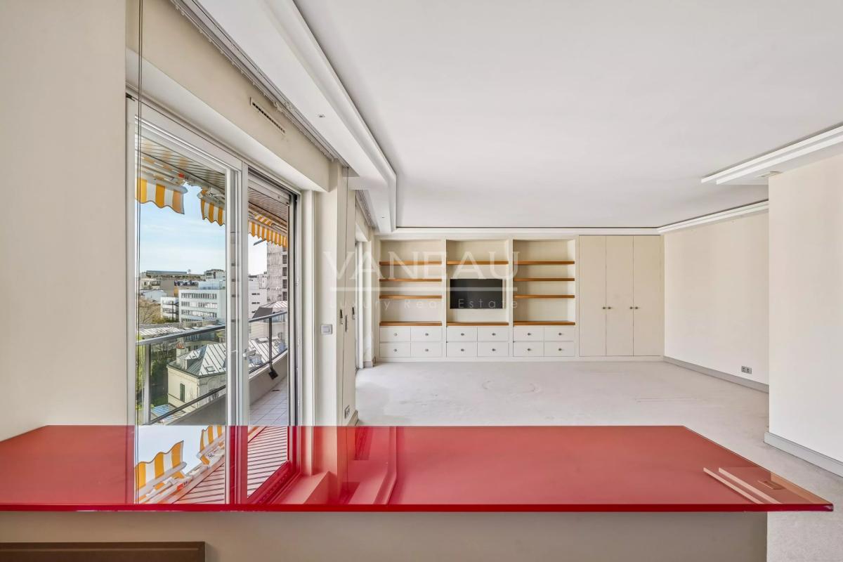 Neuilly - Mairie - Calme sur jardin