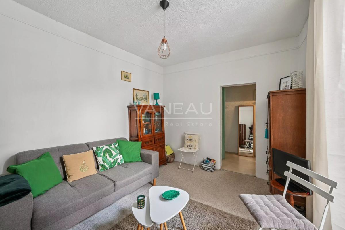 Paris XVe Breteuil -  Studio de charme dans une ravissante copro