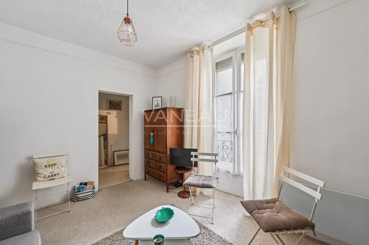 Paris XVe Breteuil -  Studio de charme dans une ravissante copro