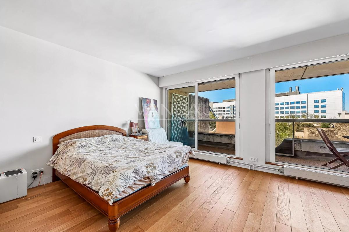 Paris XIVe : Parc Montsouris : Duplex au dernier étage avec terrasses