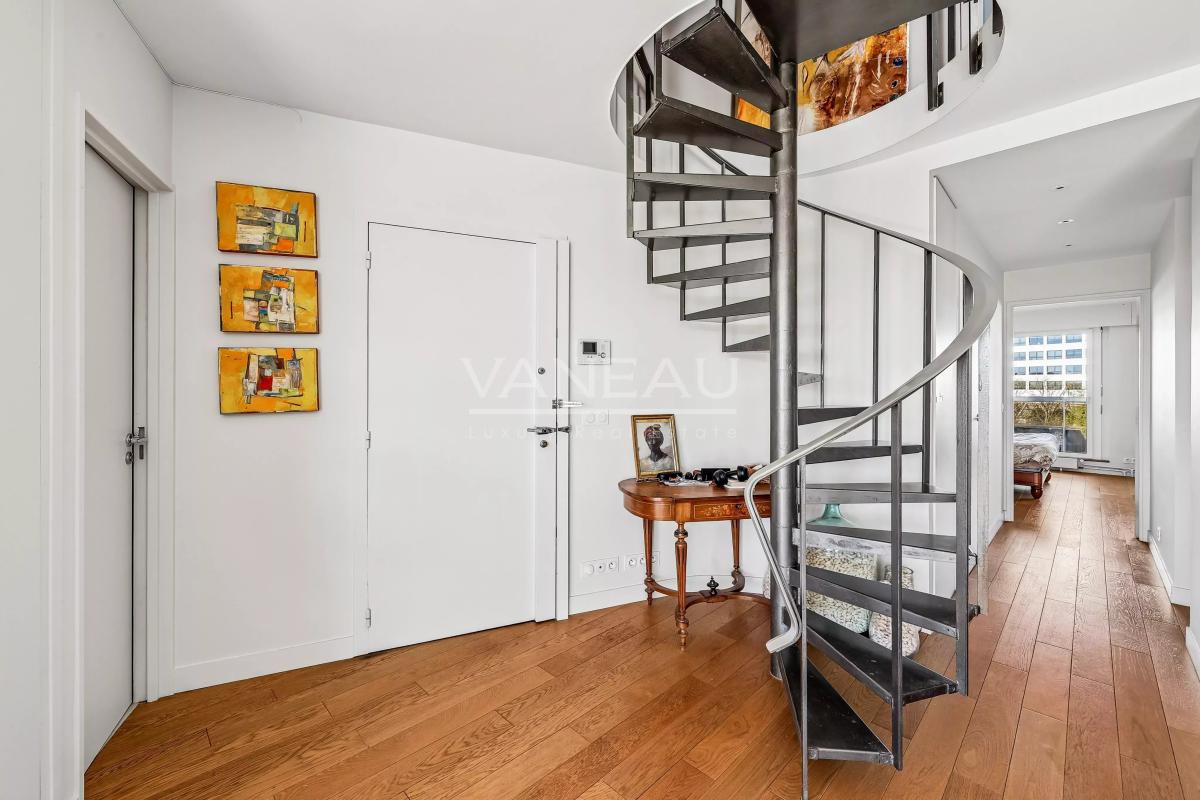 Paris XIVe : Parc Montsouris : Duplex au dernier étage avec terrasses