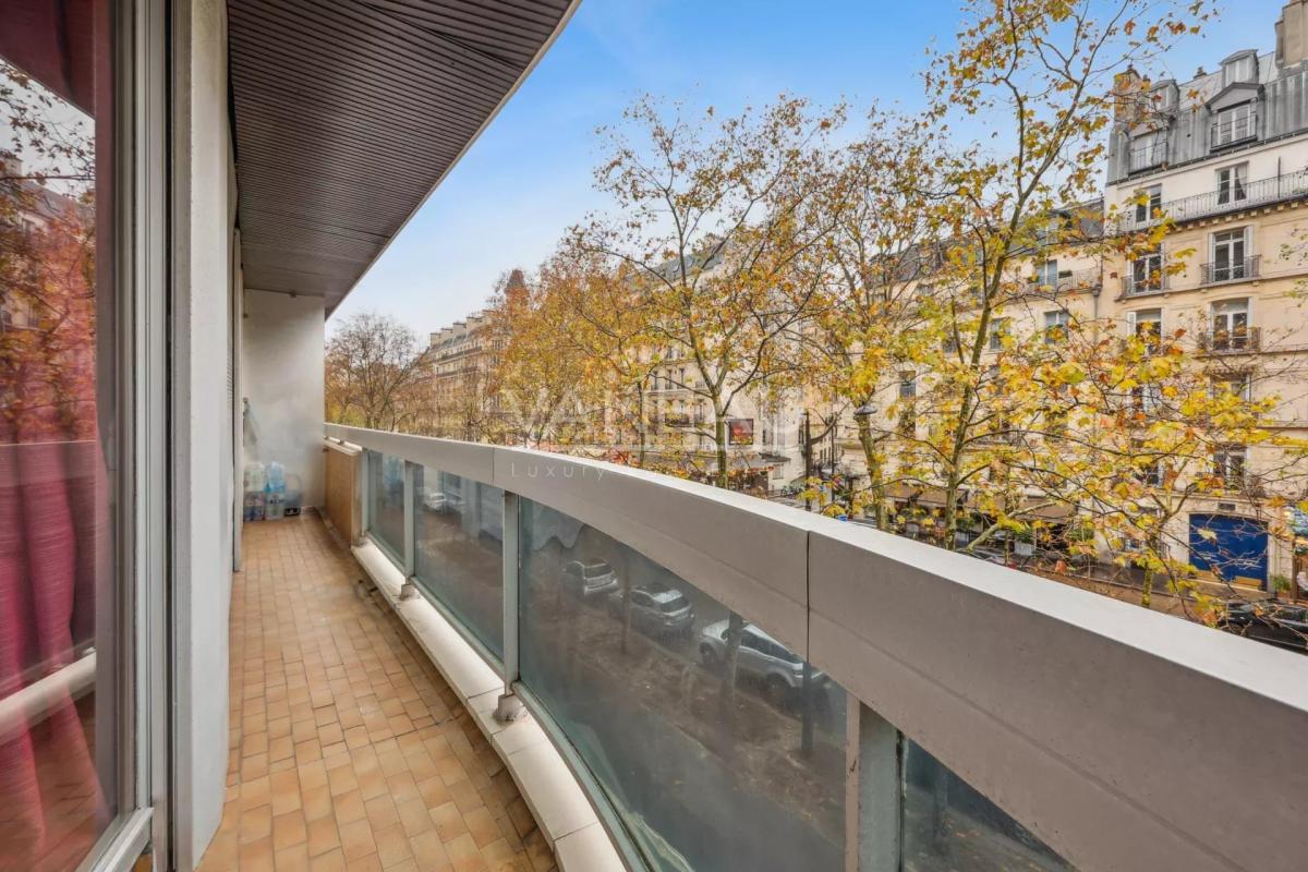 Paris VIIe - Gros Caillou -  Appartement avec balcon  — 2 chambr