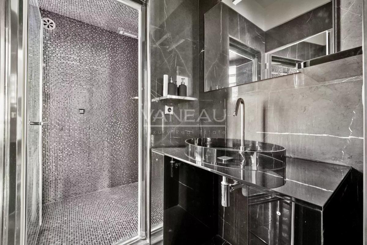 Paris VIII - Triangle d'or  - Quartier Saint Philippe du Roule