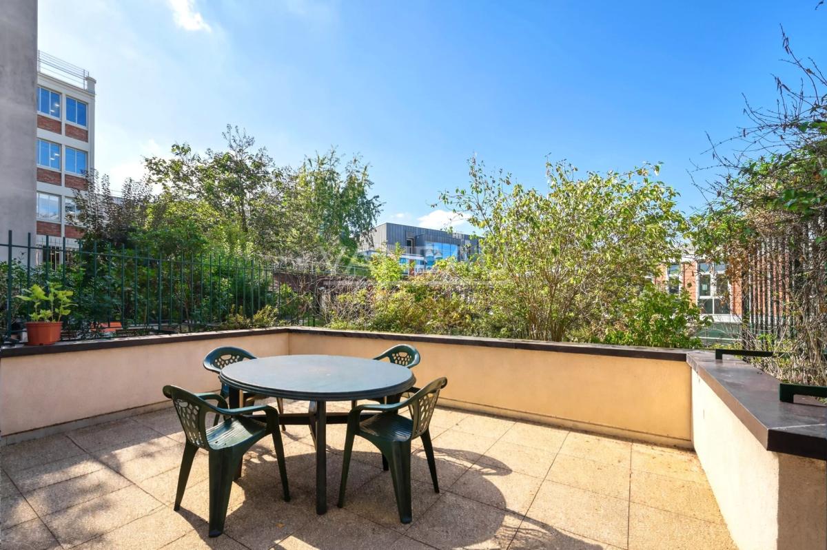 Paris XV - Volontaires / Pasteur : Appartement trois pièces avec