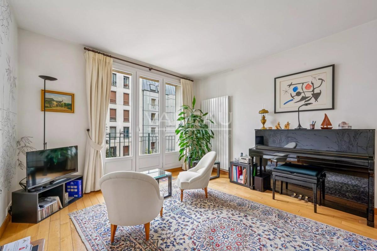 Paris XVe - Cambronne / Vaugirard : Appartement trois pièces ave