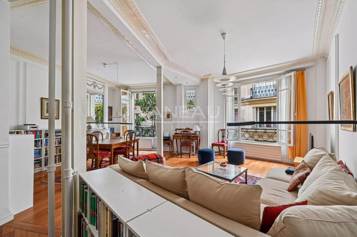 PARIS XVe - Rue du Laos : Bel appartement trois pièces au calme 