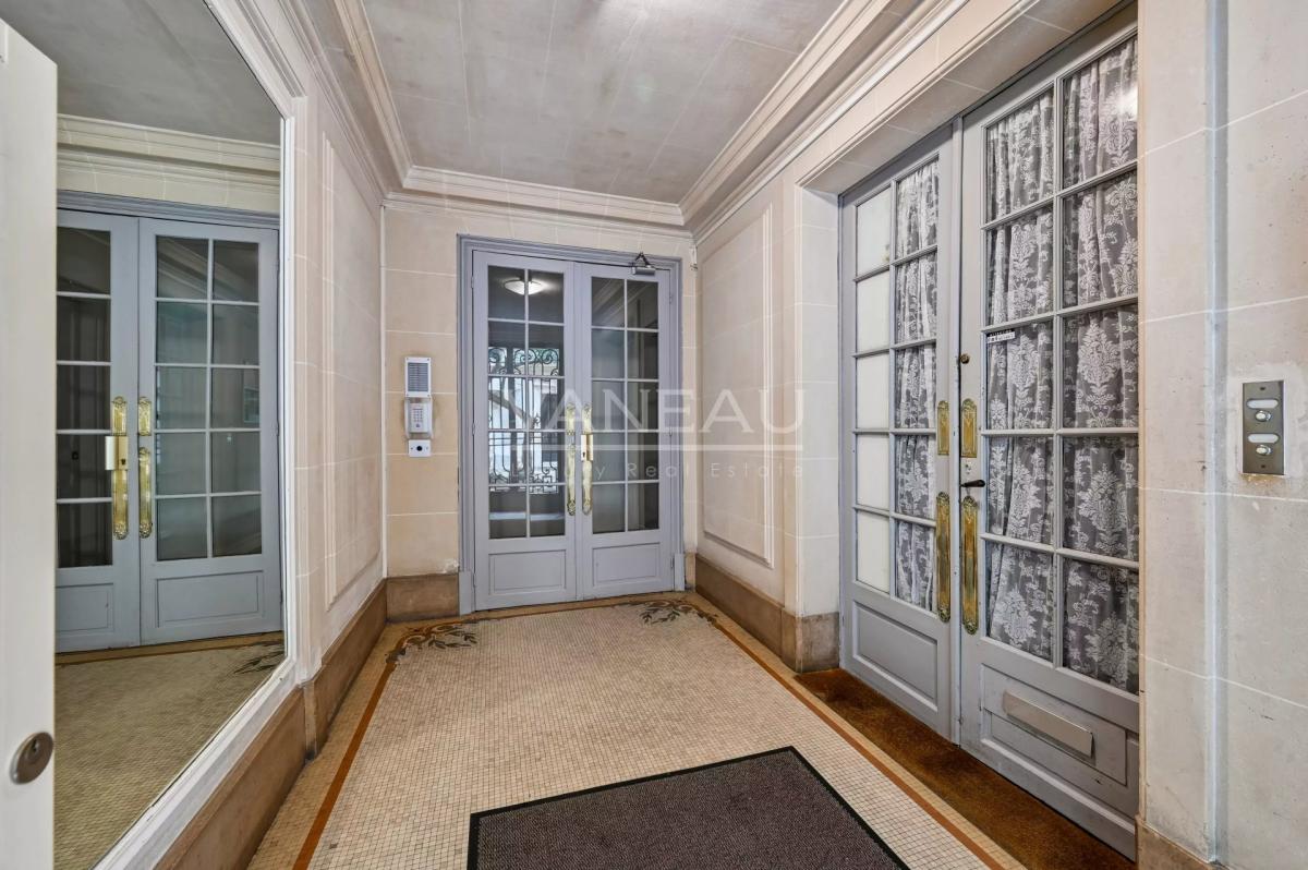 PARIS XVe - Rue du Laos : Bel appartement trois pièces au calme 
