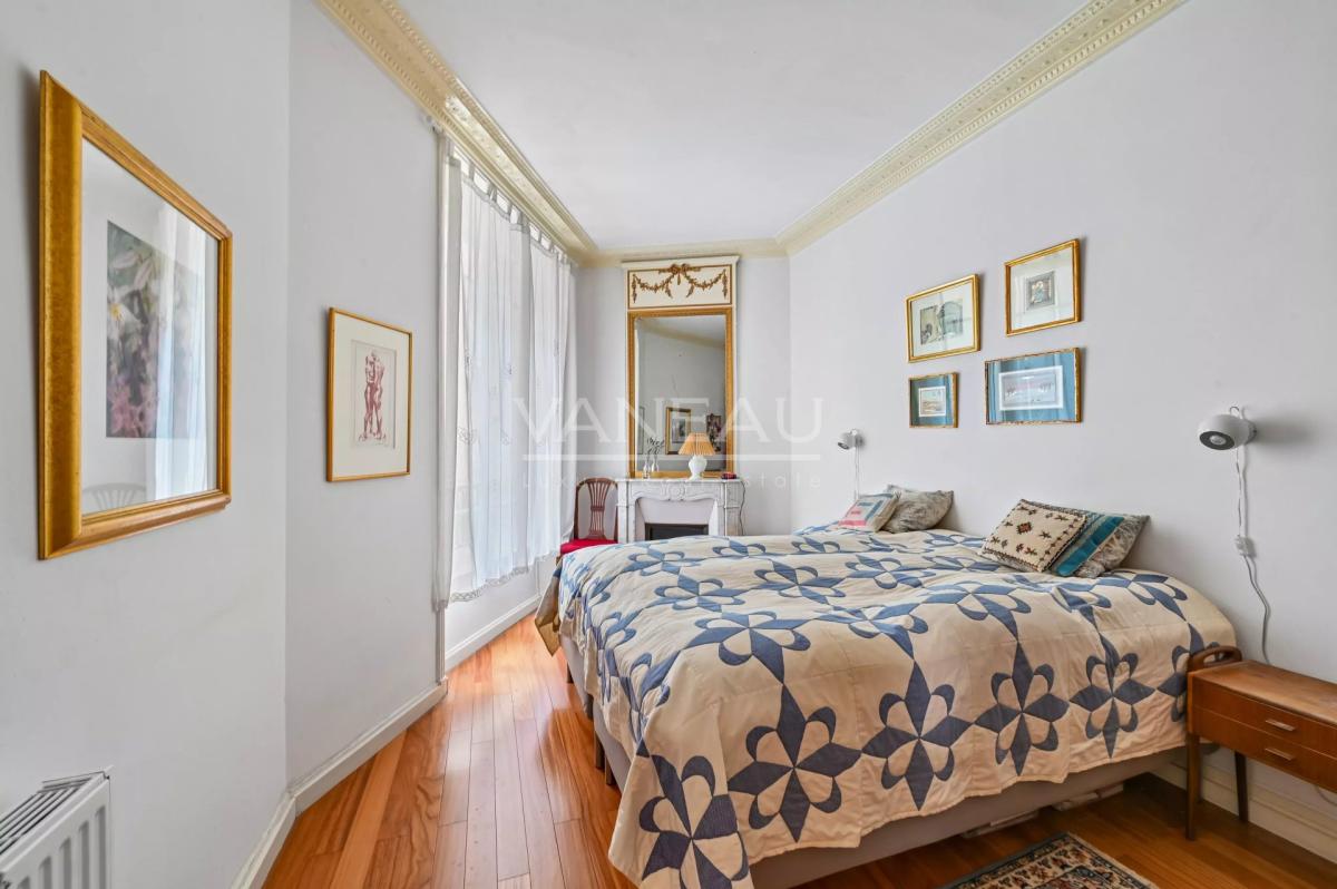 PARIS XVe - Rue du Laos : Bel appartement trois pièces au calme 