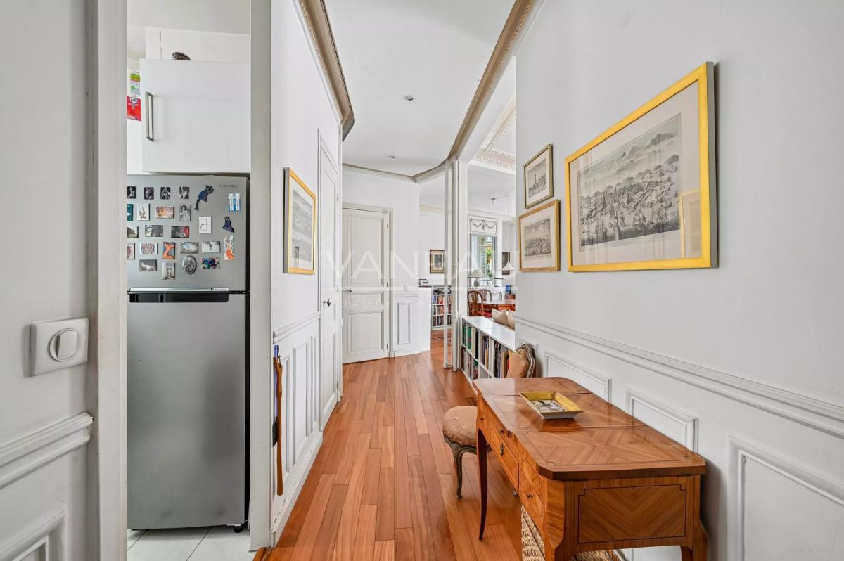 PARIS XVe - Rue du Laos : Bel appartement trois pièces au calme 