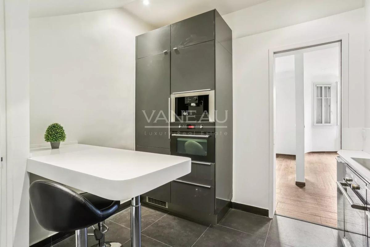 Sceaux (92330) - Villa de six pièces avec jardin fruitier -