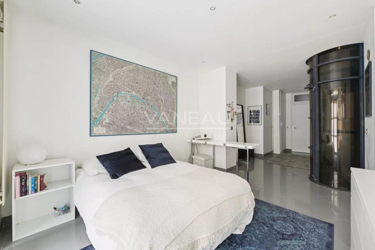 Paris IXe - Rue Mansart - Six pièces en triplex - Habitation et 