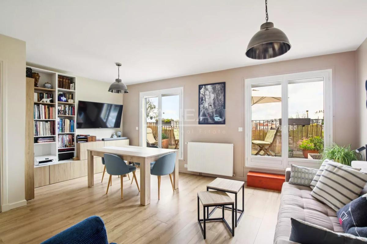 Boulogne, Les Passages : Deux pièces en dernier étage avec terra