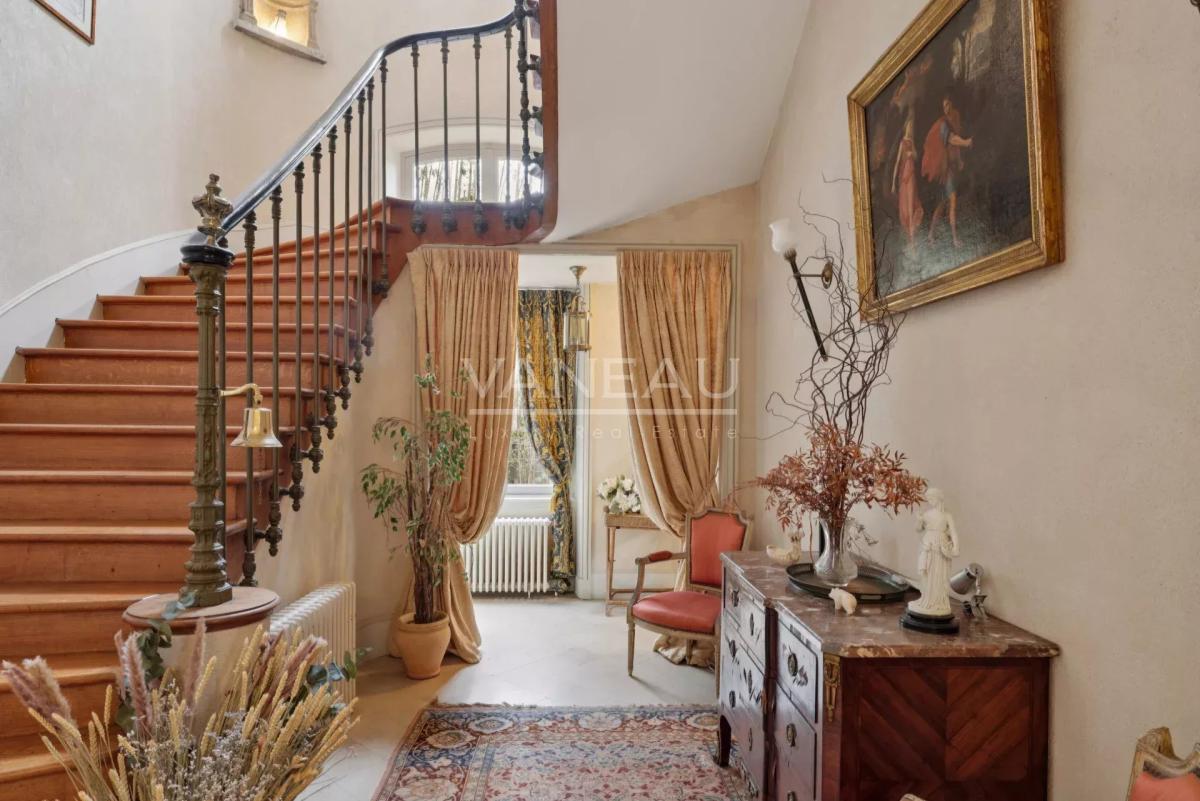 Évreux (27) - Magnifique propriété. Domaine sur parc arboré de 2