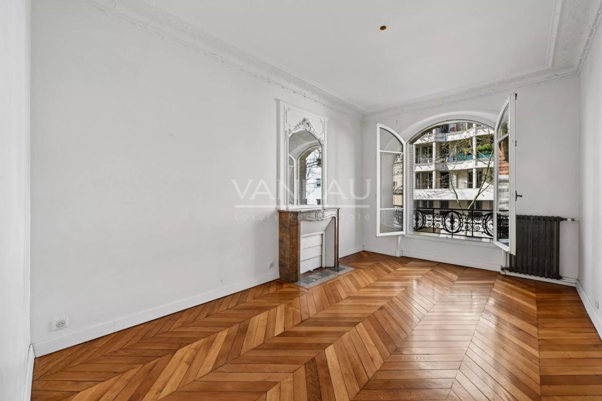 PARIS XVIe - EGLISE D'AUTEUIL - BEL APPARTEMENT FAMILIAL - 4 à 5