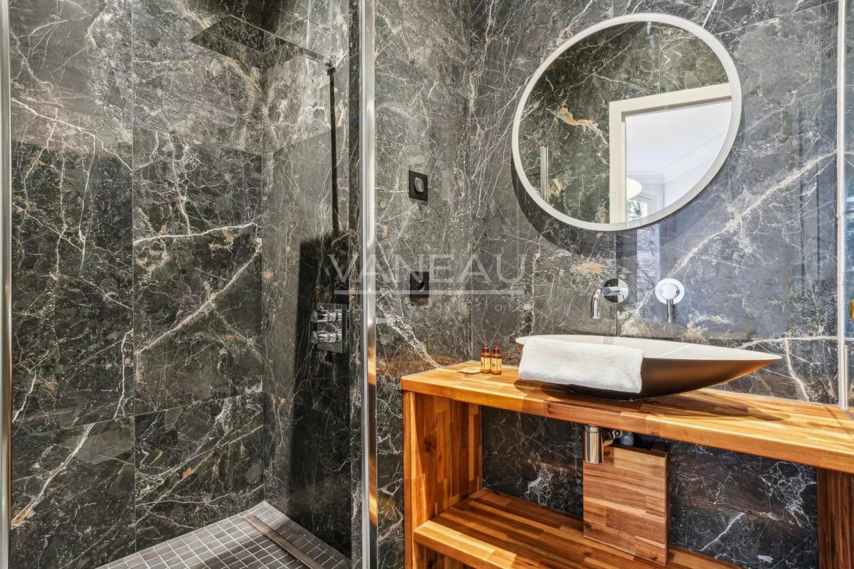 Paris XVIe-Trocadéro-Superbe appartement de 7 pièces prêt à vivr