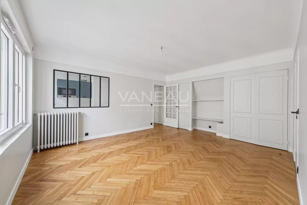 Paris VIIe - Champ de Mars / Quai Branly - 3 Pièces Dernier étag