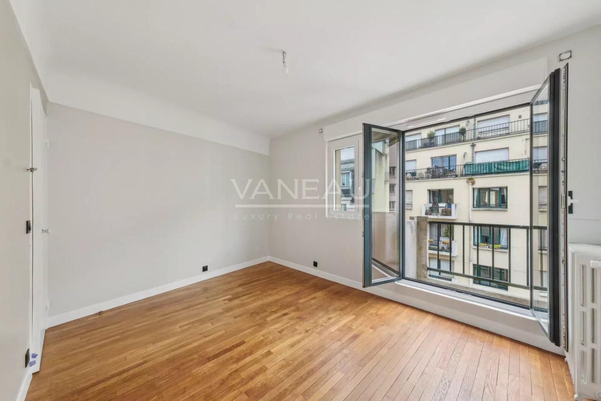 Paris VIIe - Champ de Mars / Quai Branly - 3 Pièces Dernier étag