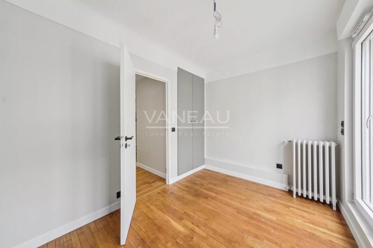 Paris VIIe - Champ de Mars / Quai Branly - 3 Pièces Dernier étag